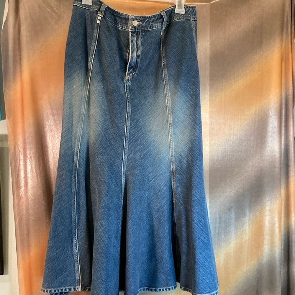 Vintage “Live a Little” denim tulip skirt. Size 10. B1